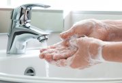 زدودن افکار قدیمی ذهن با شستن دست ها