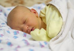 آیا زردی در نوزادان با ناشنوایی ارتباط دارد؟
