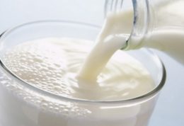 فواید سلامتی نوشیدن شیر اُرگانیک