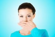 چرا دهانمان بوی بد می دهد؟