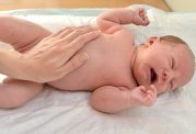 درد معده در نوزادان چیست؟+ راهنمایی کامل