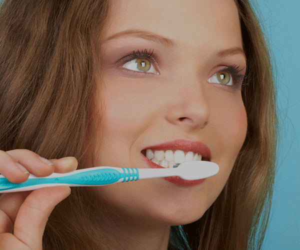 سفید کردن دندان با کامپوزیت، بلیچینگ یا ونیرهای کامپوزیتی