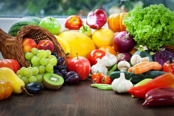 مصرف میوه ها و سبزیجات تازه و خام برای درمان طبیعی بیماری پارکینسون
