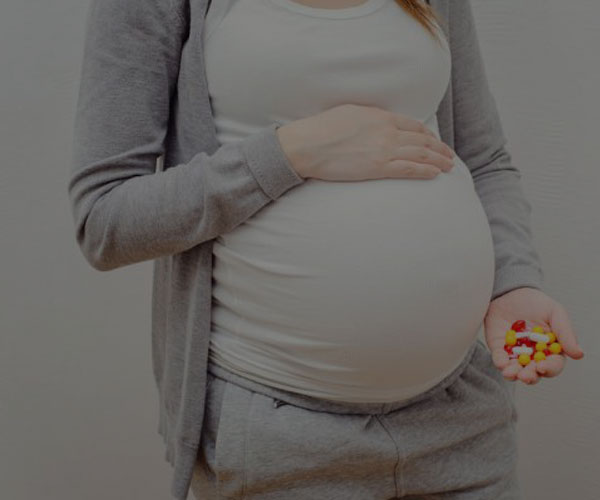 آشنایی با خطرات مصرف داروهای مسکن در دوران بارداری