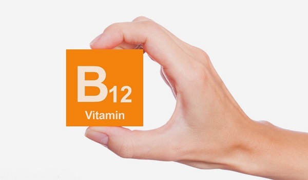 با علائم کمبود ویتامین B12
