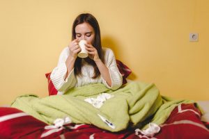 چگونه بیماری های سرماخوردگی و آنفلوانزا مبارزه کنیم؟
