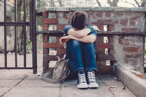 افسردگی نوجوان؛ علل، علائم و روش های درمان افسردگی نوجوان