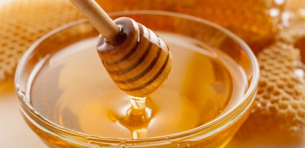عسل یا شکر؛ مصرف کدام شیرینی بهتر است؟