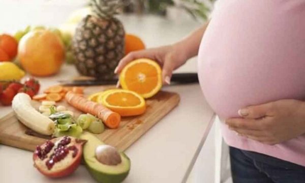 میوه هایی که باید در دوران بارداری از خوردن آن پرهیز کنید