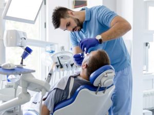 چگونه یک مرکز دندانپزشکی شبانه روزی پیدا کنیم؟