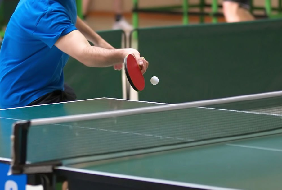 چرا میز تنیس و راکت پینگ پنگ حرفه ای کافی نیست؟ راهنمای خرید کفش پینگ پنگ